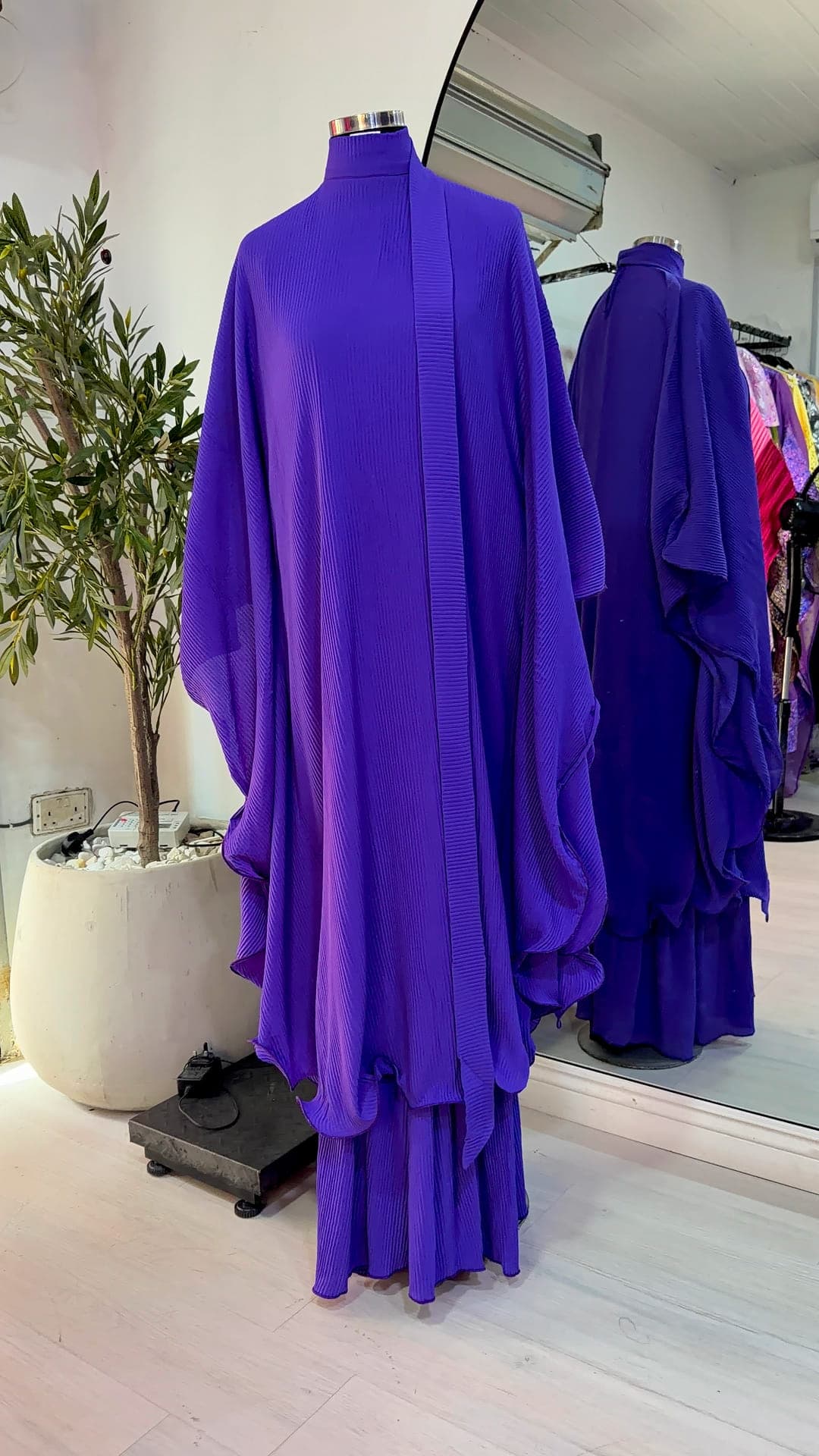 Layali Set in Off White, Off White (also Purple, Black), angle 4