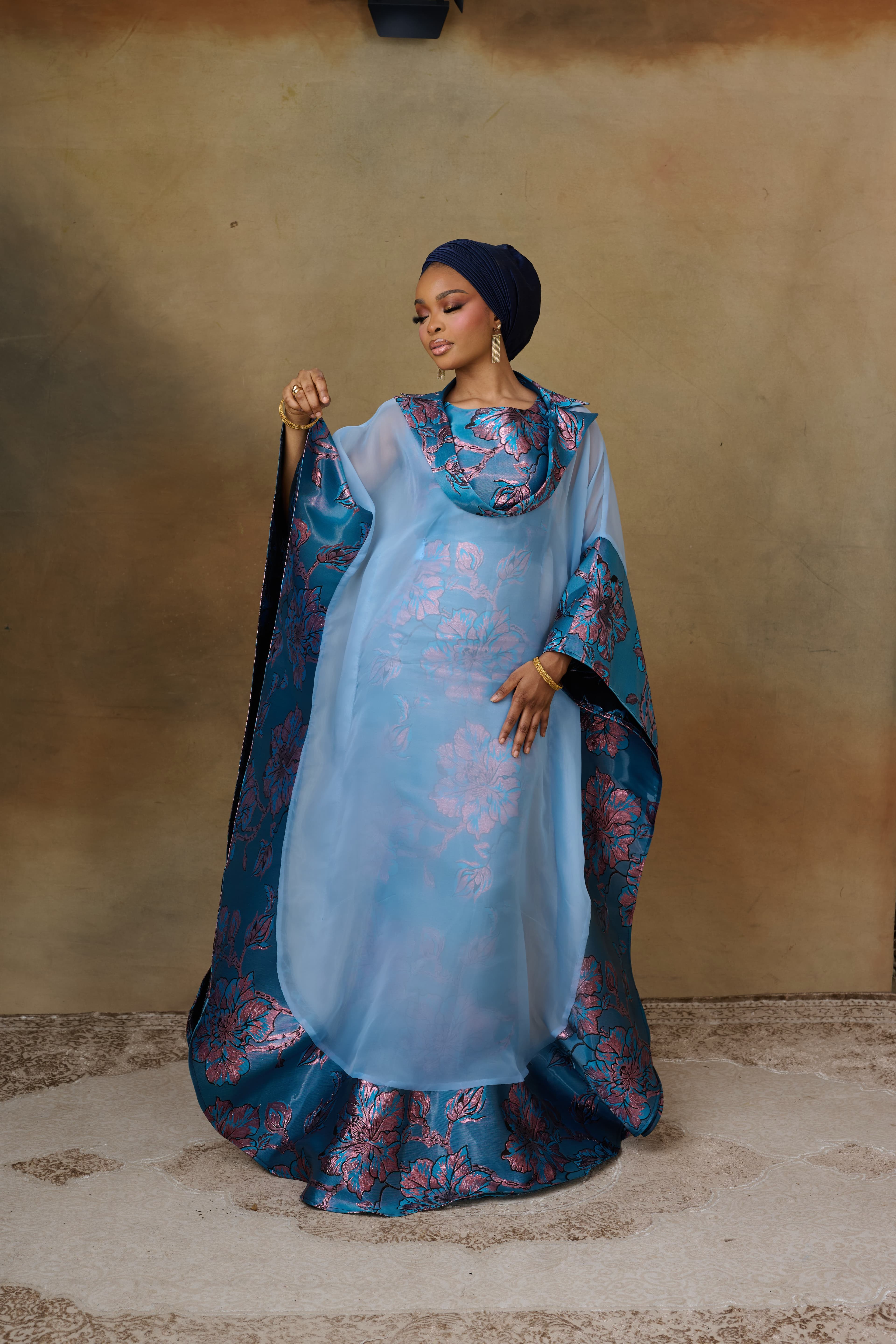 The Saana Didi Brocade Set, Blue/Onion, angle 5
